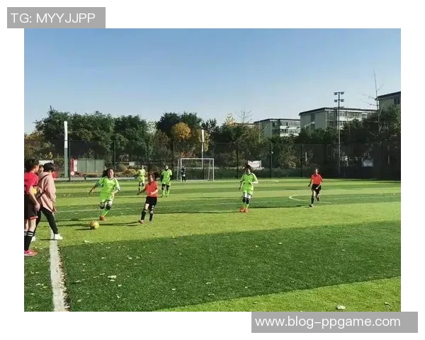 足球视频作文：在绿茵场上追逐梦想与激情的精彩瞬间